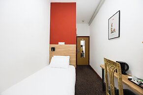 Arinza Hotel, London Ilford