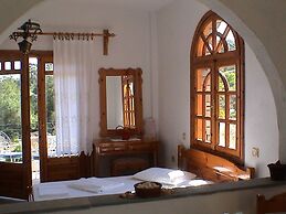 Pantheon Studios Apartments