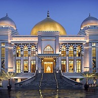 The Trans Luxury Hotel