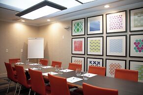 Holiday Inn Express and Suites Overland Park by IHG