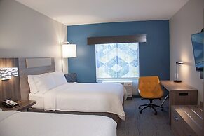 Holiday Inn Express and Suites Overland Park by IHG
