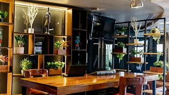 Peninsula Hotel Dar es Salaam