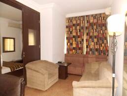 Thornberry Savannah Suite Hotel