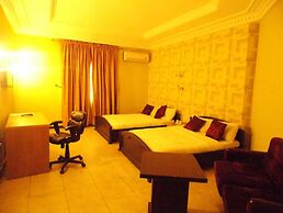 Thornberry Savannah Suite Hotel