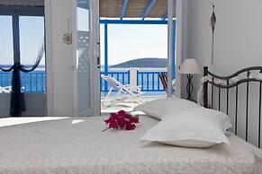 Dolphin Antiparos Villas and Suites