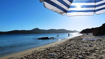 Blue Dolphin Antiparos Villas and Suites