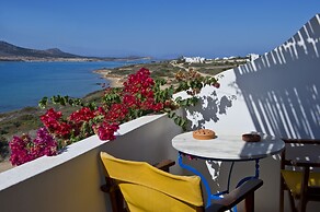 Blue Dolphin Antiparos Villas and Suites