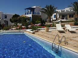 Blue Dolphin Antiparos Villas and Suites