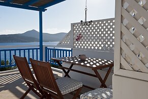 Blue Dolphin Antiparos Villas and Suites