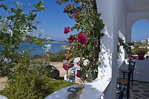 Blue Dolphin Antiparos Villas and Suites