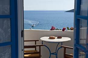 Blue Dolphin Antiparos Villas and Suites