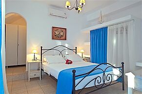Blue Dolphin Antiparos Villas and Suites
