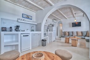 Blue Dolphin Antiparos Villas and Suites