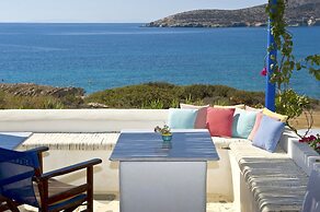 Blue Dolphin Antiparos Villas and Suites