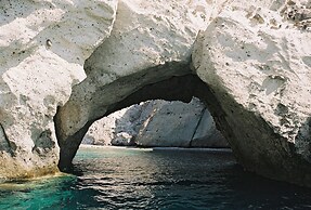 Blue Dolphin Antiparos Villas and Suites