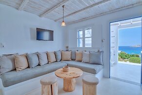 Blue Dolphin Antiparos Villas and Suites