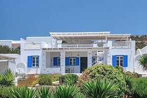 Blue Dolphin Antiparos Villas and Suites