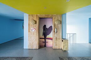 Bliss Surfer Hotel by Tritama Hospitality