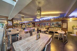 Bliss Surfer Hotel by Tritama Hospitality