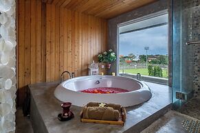 Bliss Surfer Hotel by Tritama Hospitality