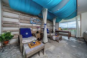 Bliss Surfer Hotel by Tritama Hospitality