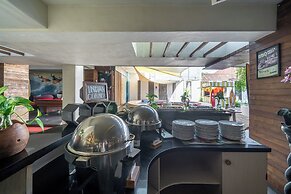 Bliss Surfer Hotel by Tritama Hospitality