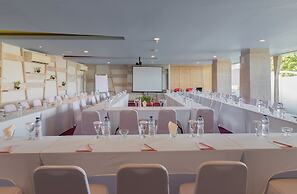 Bliss Surfer Hotel by Tritama Hospitality