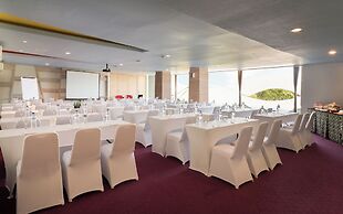 Bliss Surfer Hotel by Tritama Hospitality