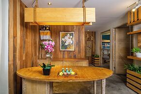 Bliss Surfer Hotel by Tritama Hospitality