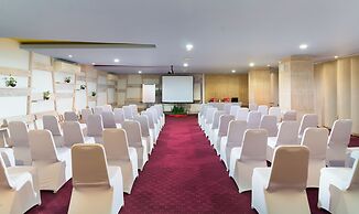 Bliss Surfer Hotel by Tritama Hospitality