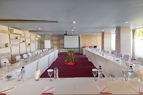 Bliss Surfer Hotel by Tritama Hospitality