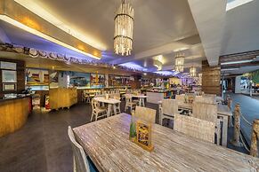 Bliss Surfer Hotel by Tritama Hospitality