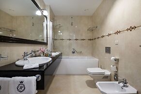 Royal Princess Hotel