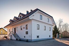B&B Dvor Tacen