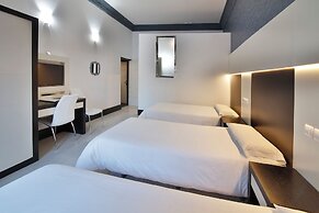 Alhambra Suites