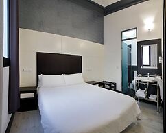 Alhambra Suites
