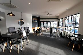 Coffee House Apartment Motel