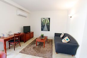 Coffee House Apartment Motel