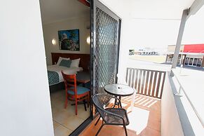 Coffee House Apartment Motel