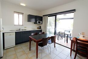 Coffee House Apartment Motel