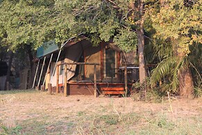 Ndhovu Safari Lodge - Campground