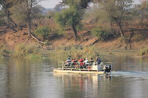 Ndhovu Safari Lodge - Campground