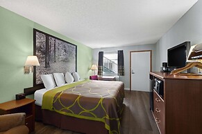 Super 8 by Wyndham Branson / Shepherd of the Hills Exwy