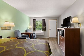 Super 8 by Wyndham Branson / Shepherd of the Hills Exwy