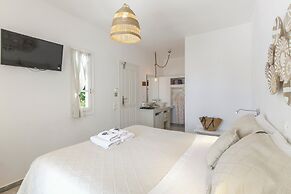 Margarita Studios Ambelas