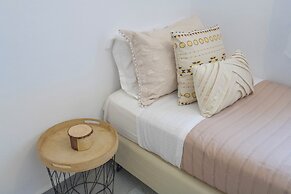 Margarita Studios Ambelas