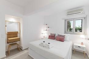 Margarita Studios Ambelas