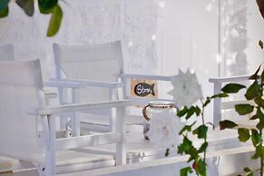 Margarita Studios Ambelas