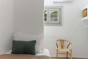 Margarita Studios Ambelas