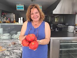 Margarita Studios Ambelas